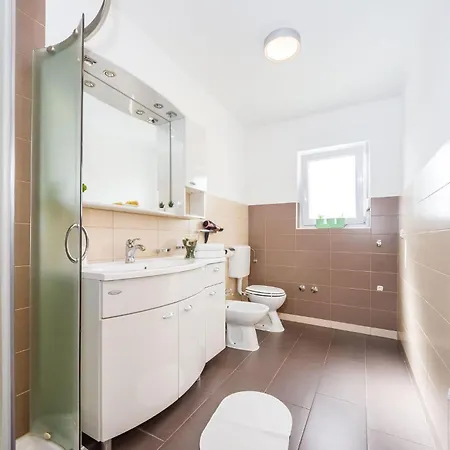 Amazing In With Kitchen
