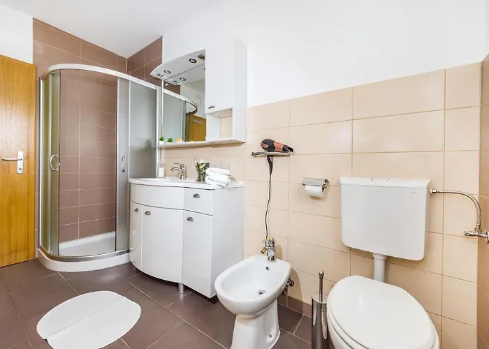 شقة 2 Bedroom Gorgeous In Ždrelac