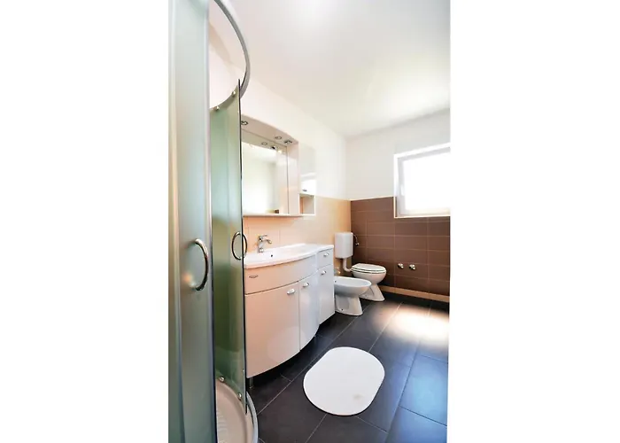 2 Bedroom Gorgeous In *
