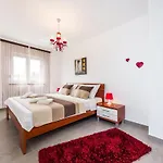 Апартаменты 2 Bedroom Gorgeous In Ждрелац