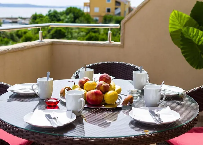 2 Bedroom Gorgeous In Apartament Ždrelac