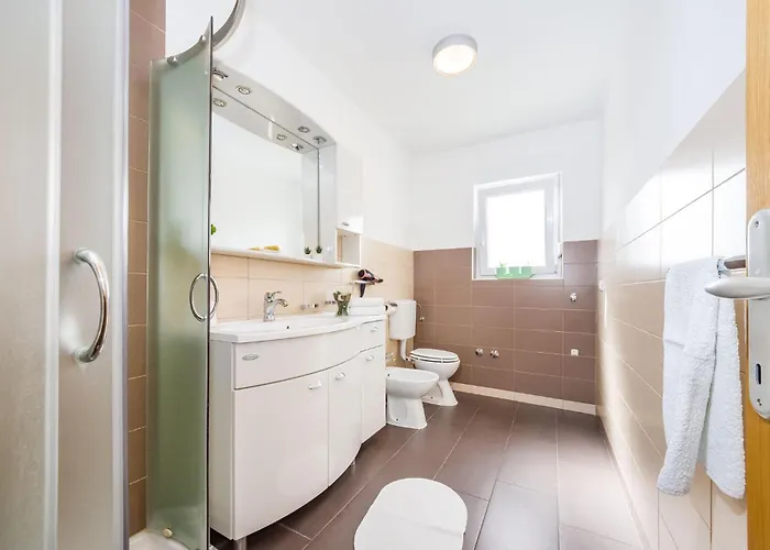 2 Bedroom Gorgeous In